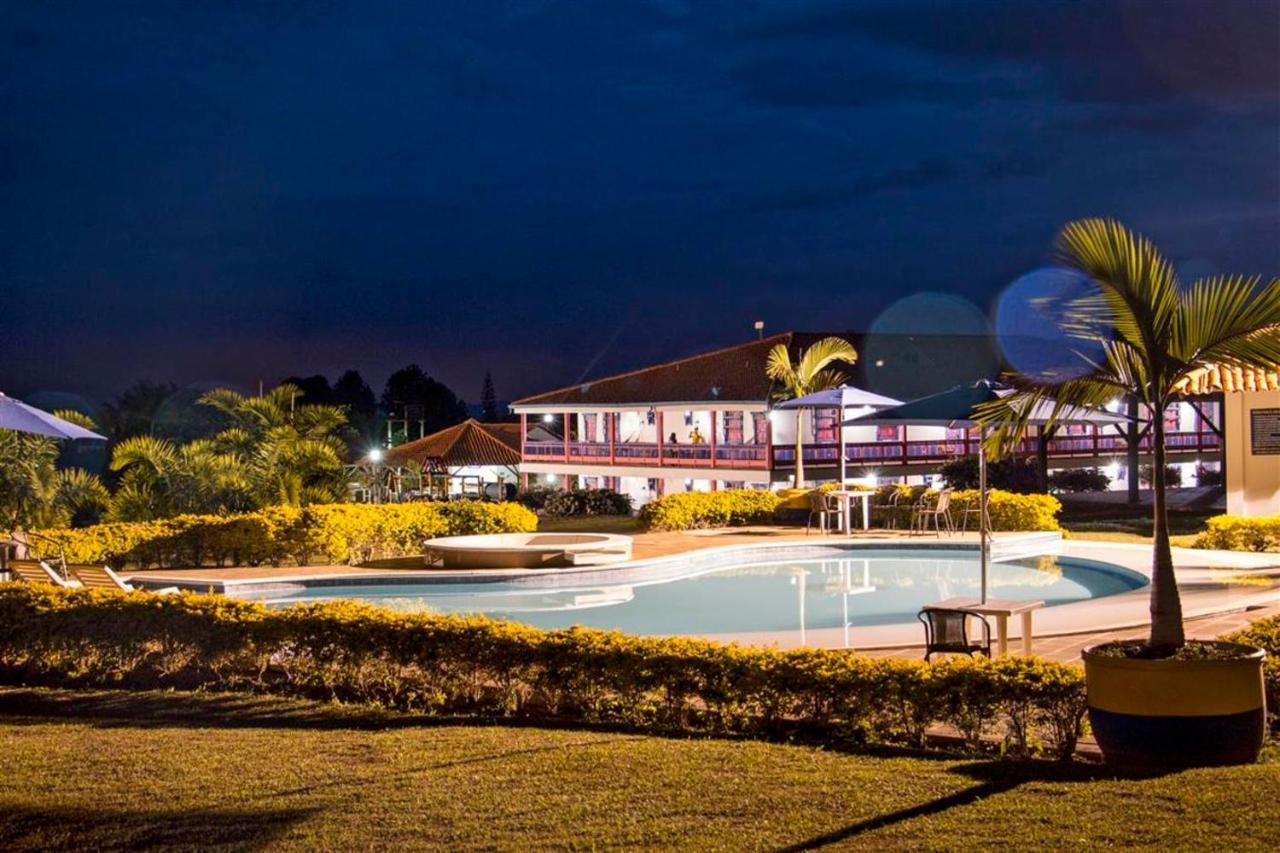 Hotel Arrayanes Del Quindio Montenegro Exteriör bild