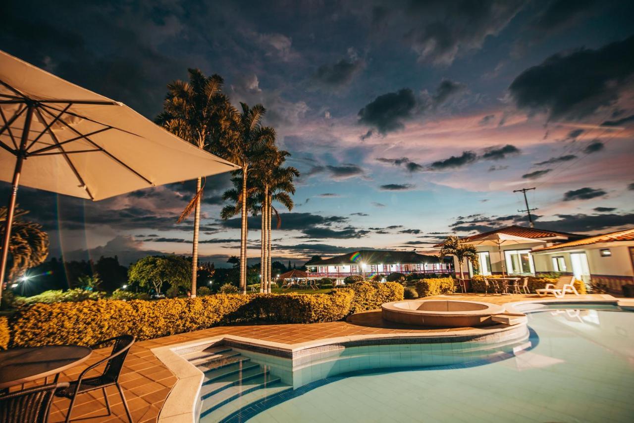 Hotel Arrayanes Del Quindio Montenegro Exteriör bild