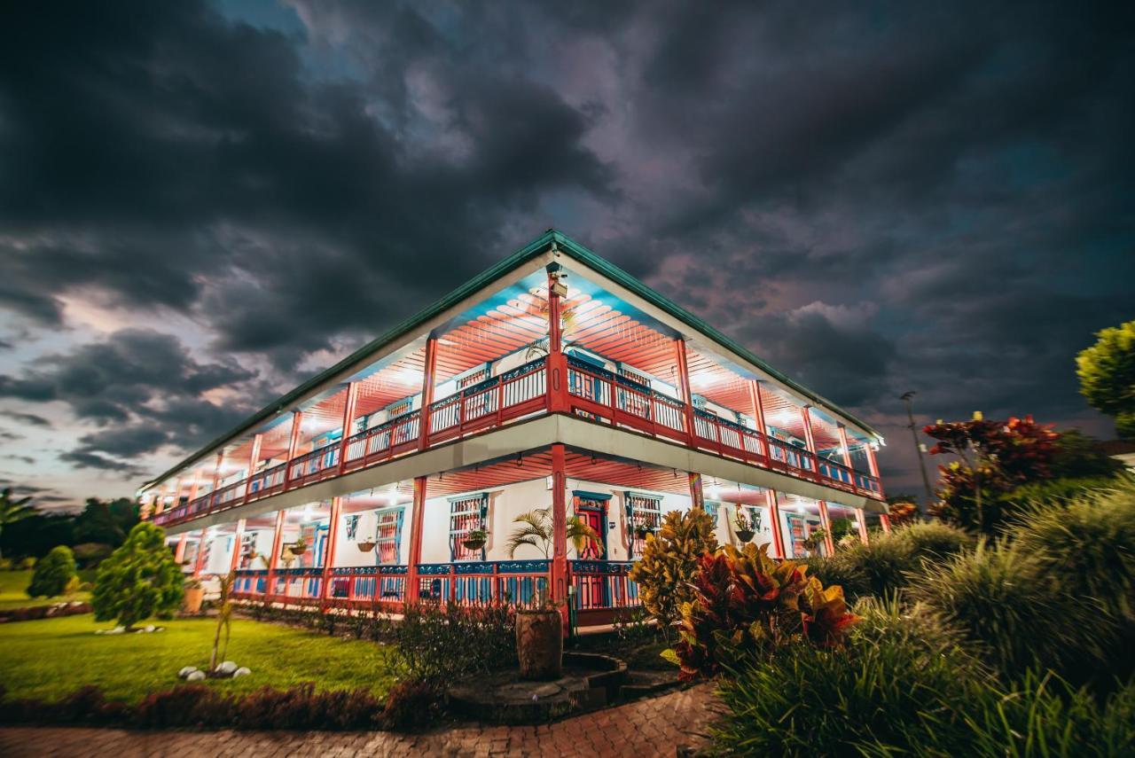 Hotel Arrayanes Del Quindio Montenegro Exteriör bild
