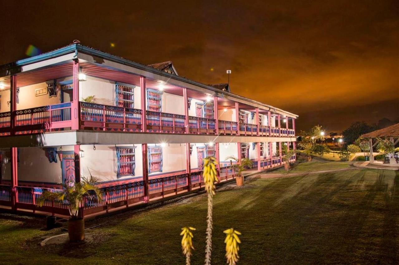 Hotel Arrayanes Del Quindio Montenegro Exteriör bild