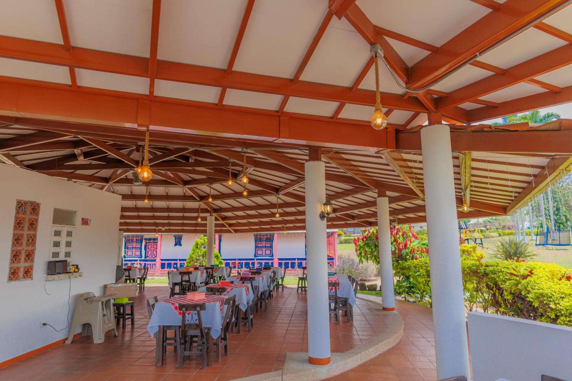 Hotel Arrayanes Del Quindio Montenegro Exteriör bild