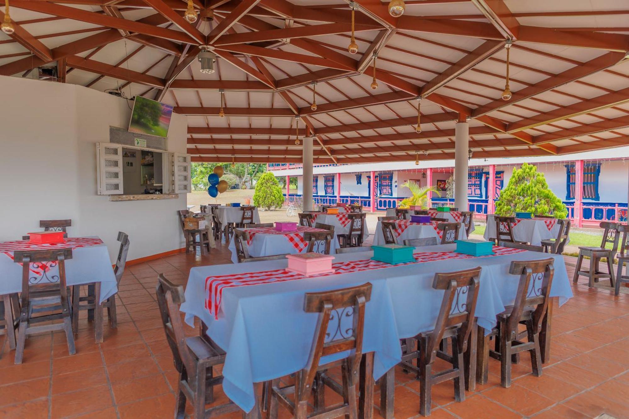 Hotel Arrayanes Del Quindio Montenegro Exteriör bild