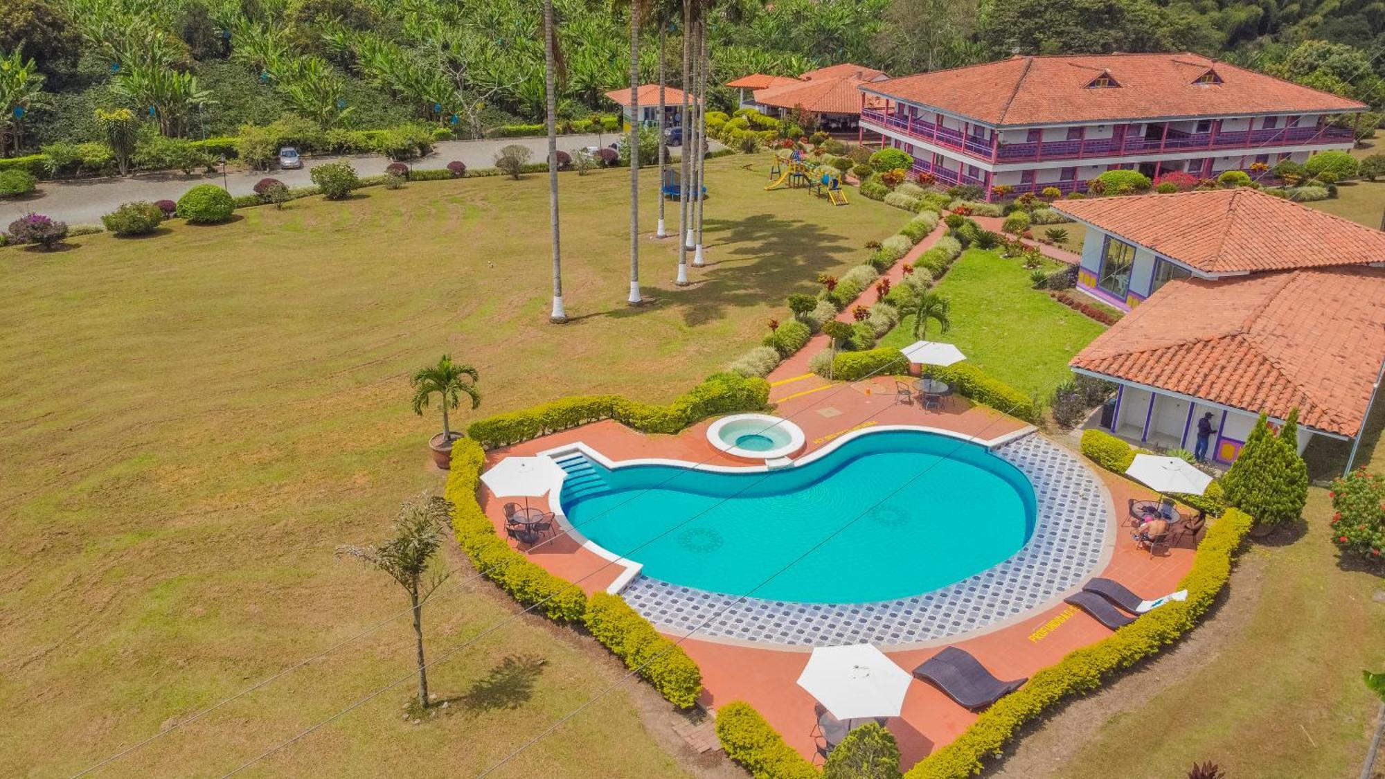 Hotel Arrayanes Del Quindio Montenegro Exteriör bild